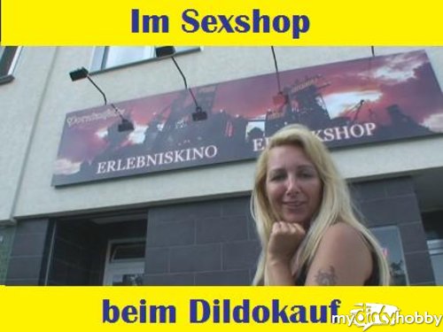 BiJenny - Im Sexshop beim Dildokauf