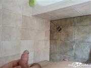bivirgin – Pissen in der dusche