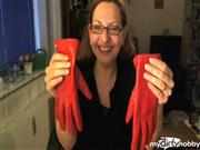LadyVivian – Rote Handschuhe!