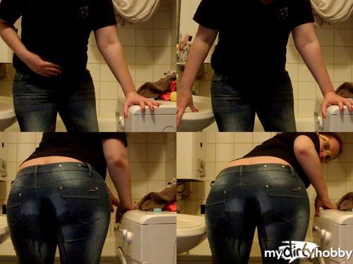 PaulineMaxx - I love to pee in my jeans