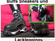 Fetisch-Studentin-Kare – Buffs Sneakers und Lack Leggings