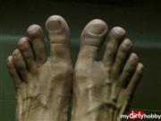 hot_darkie_xt – close up feet