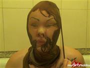 RussianBeauty – Diving in tha bathtub with pantyhose on head and pulling it
