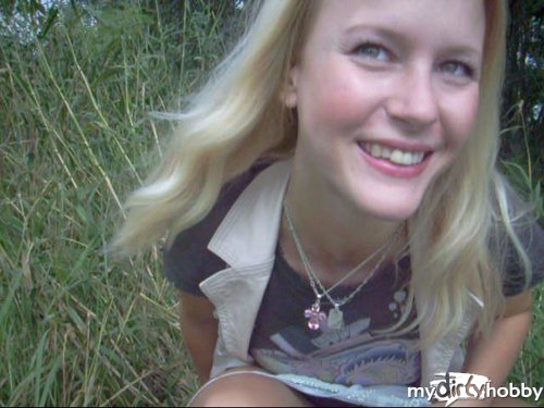 blondehexe - *** 2 x Outdoor Pinkeln ***