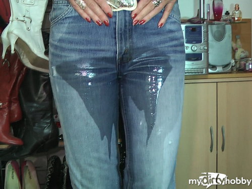 destinyqueen - jeans und nylon piss 1