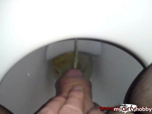 nylonjunge - In der OuvertStrumpfhose auf Toilette