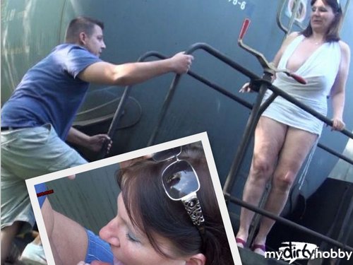 NadineVienna - Schnellspritzer: BlowJob am Eisenbahnwagon