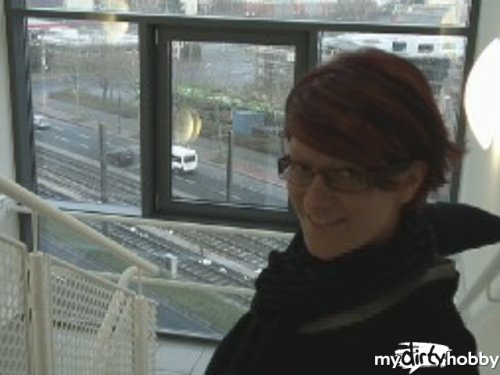 Popp-Sylvie - Blowjob am Fenster - Errate die Stadt