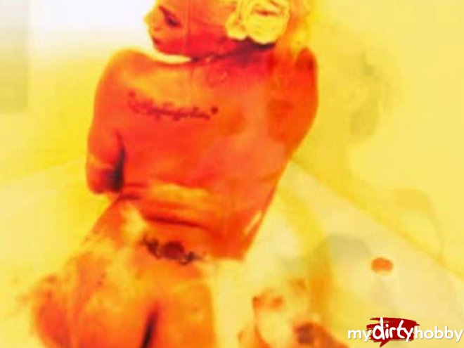 Transbellaxxx in SHEMALE BITCH SEX DANCE IN WATER