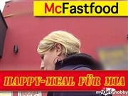 MISSMIA – Happy-Meal für Mia *Public-Spermawalk*