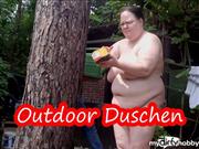 Geile-Versaute-Stute – Outdoor Duschen