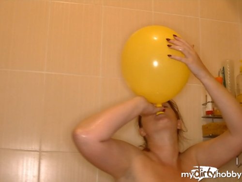 Brandi69 - Ballony Girl under the shower