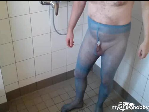 nylonjunge in Dusche in Geiler FSH