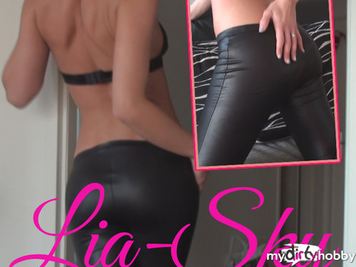 Lia-Sky - Heiße Leggings-Show