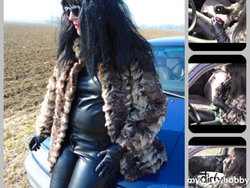 bondageangel - Smoking in fur coat