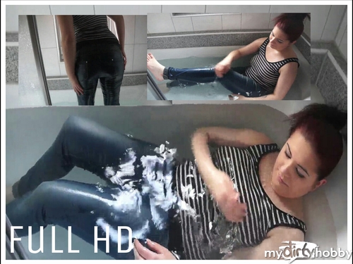 CaraliaDeluxe - Wet- Klitschnass in der Badewanne