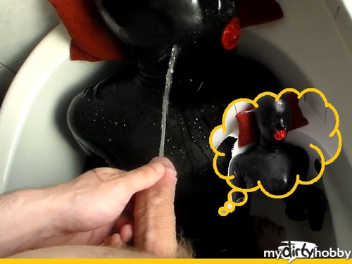 FetischDomin - NS Dusche für die Gummipuppe