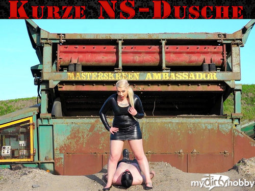 Mistress-Plastique - Kurze NS-Dusche