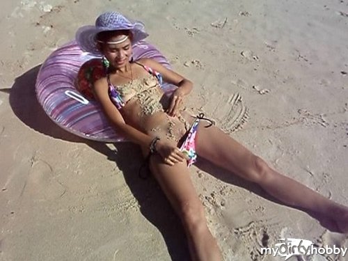 thaigirl4you - On the beach