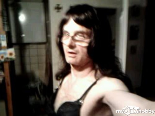 Transvestitkate - Nächtliche Wichsaktion!