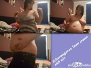 Hot.Leyla – Schwangeres Teen cremt sich ein!!