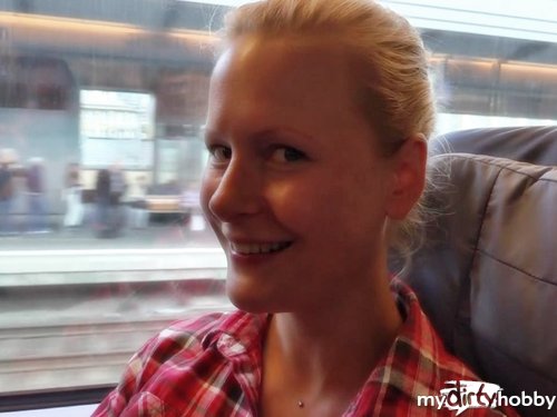 blondehexe - Auf dem Klo kann jeder..!!! Mega Blow im Zug!