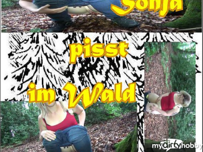 SonjaSexyAC - Sonja pisst im Wald