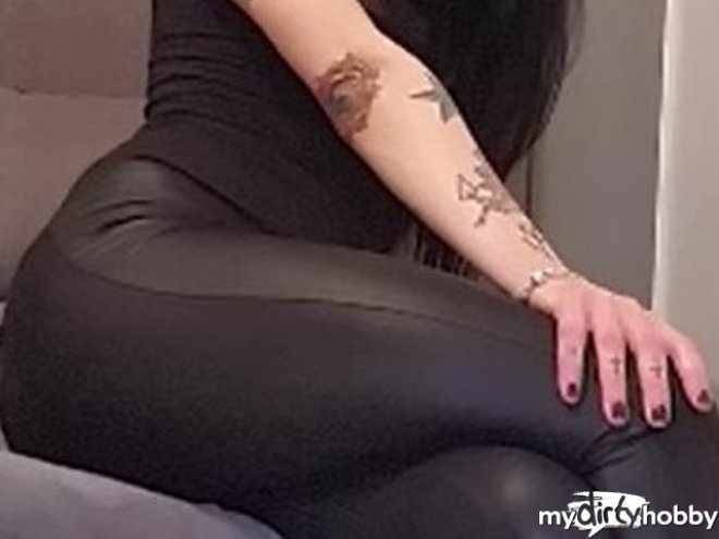 PrinzesschenBlack in Latexschlampe ANTRETEN