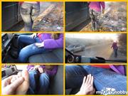 Snejka – wet jeans in the car.