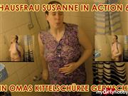 Blousenet – Hausfrau Susanne in Action 6 – In Omas Kittelschürze geduscht.